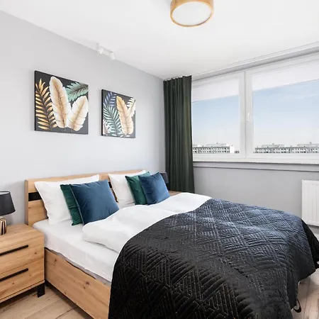 Stylish Near Wroclavia For 4 Guests By Renters Apartment