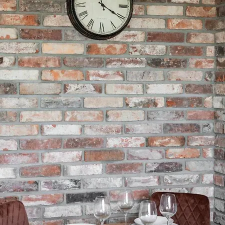 Apartment Stylish Near Wroclavia For 4 Guests By Renters *