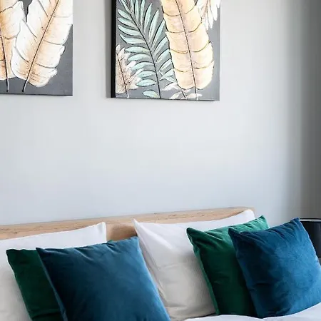 Stylish Near Wroclavia For 4 Guests By Renters *