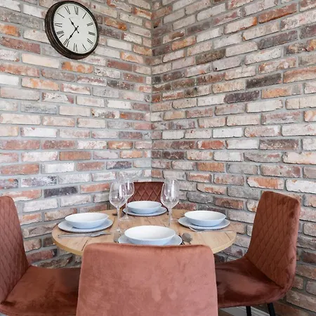Stylish Near Wroclavia For 4 Guests By Renters