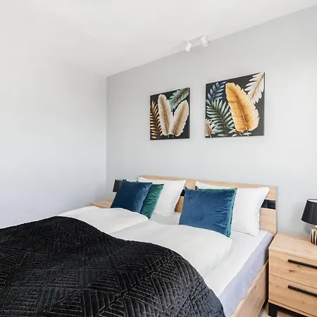 Apartment Stylish Near Wroclavia For 4 Guests By Renters