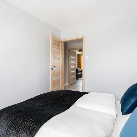 Apartment Stylish Near Wroclavia For 4 Guests By Renters Wroclaw