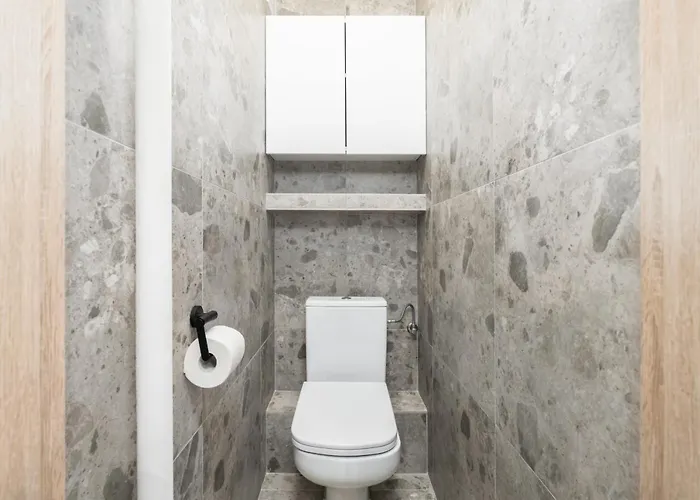 Stylish Near Wroclavia For 4 Guests By Renters