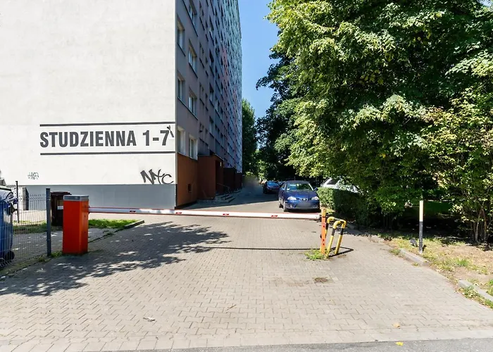 Stylish Near Wroclavia For 4 Guests By Renters